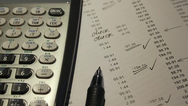 accounting-761599_640-1.jpg
