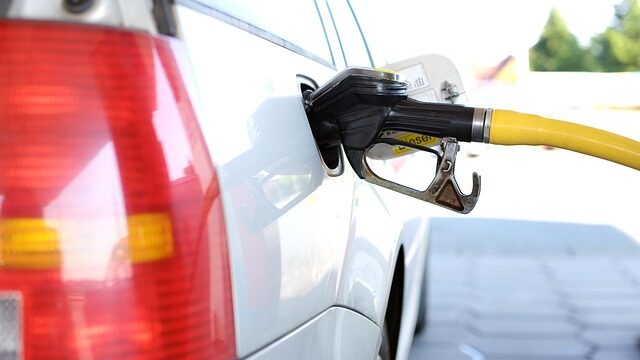 refuel-2157211_640-1.jpg