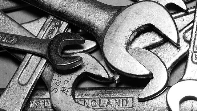 spanner-3013135_640-1.jpg