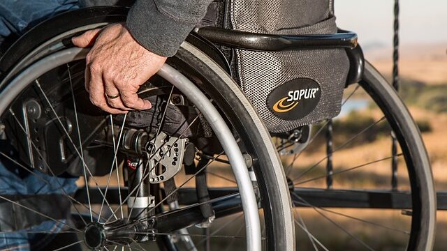 wheelchair-749985_640-1.jpg