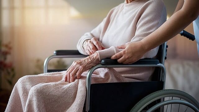 wheelchair-9272780_640-1.jpg